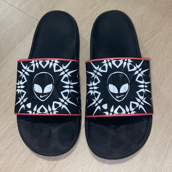 Nike Other - Nike offcourt alien slides